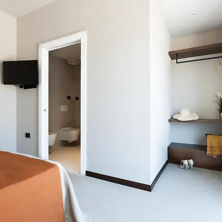 La Vista - Adults Only *