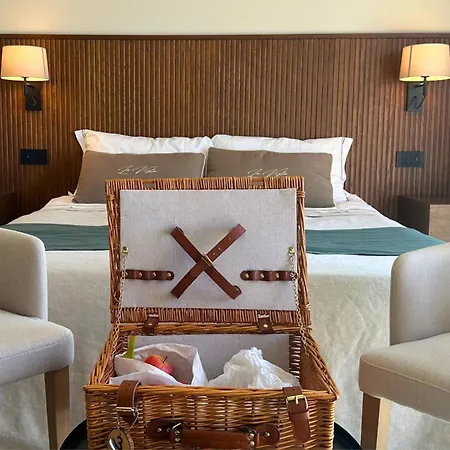 La Vista - Adults Only