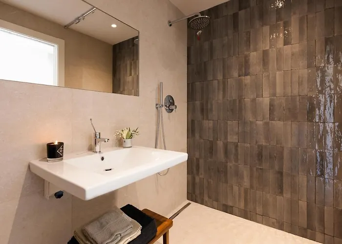 La Vista - Adults Only *